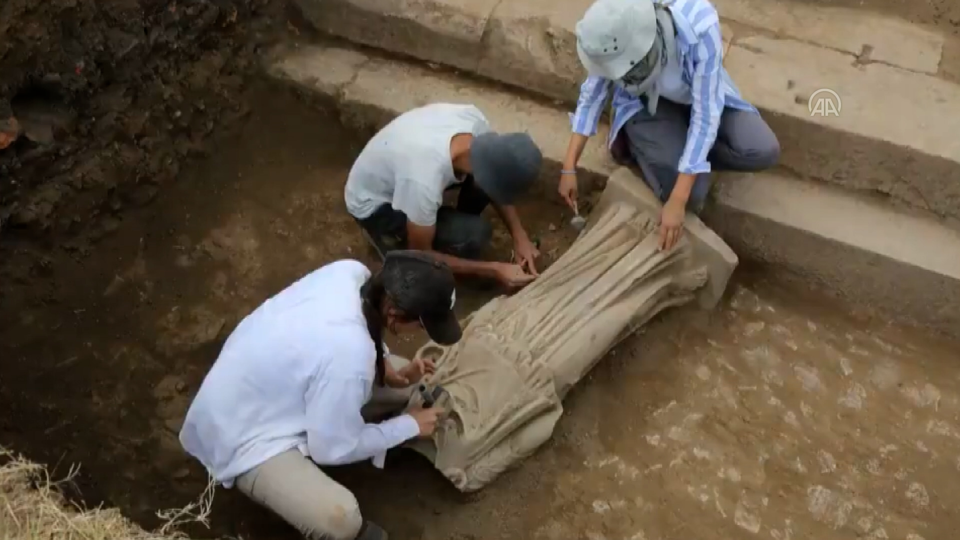 U Turskoj pronađena 1.800 godina stara statua žene